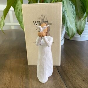 NWT Willow Tree Soar Susan Lordi Demdaco Girl Dove Bird with Box